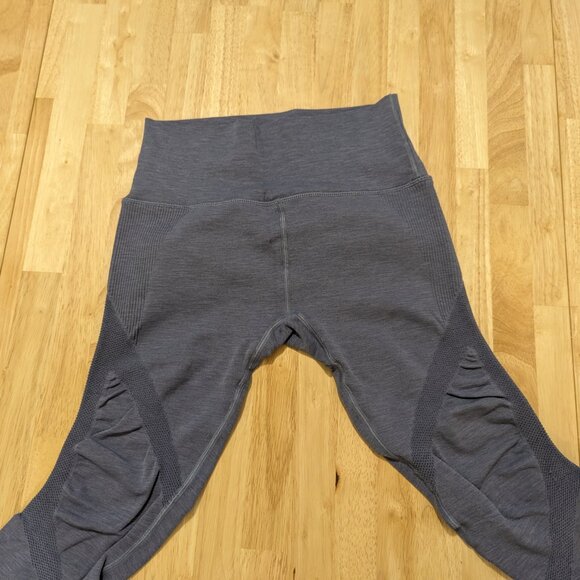 Alphalete Aero Leggings - Size Medium - Picture 5 of 9